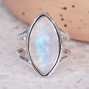 Unlock the Magic: 7 Incredible Benefits of Wearing Moonstone Jewellery