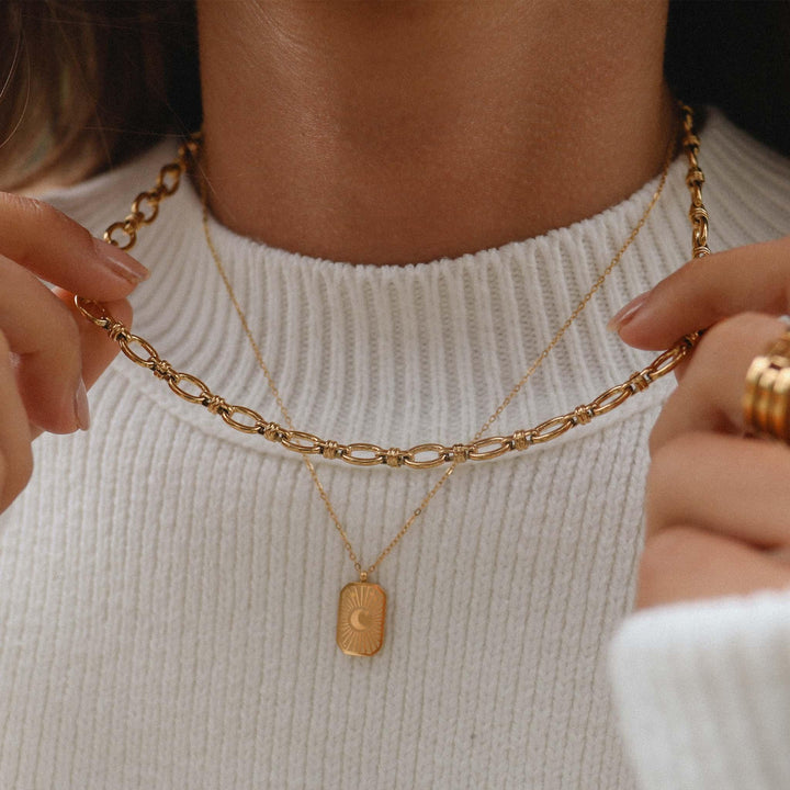 Woman wearing Gold Necklaces - womens gold waterproof jewellery - Australian jewellery brand