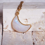  www.indieandharper.com Lunar Dreams Moonstone Necklace