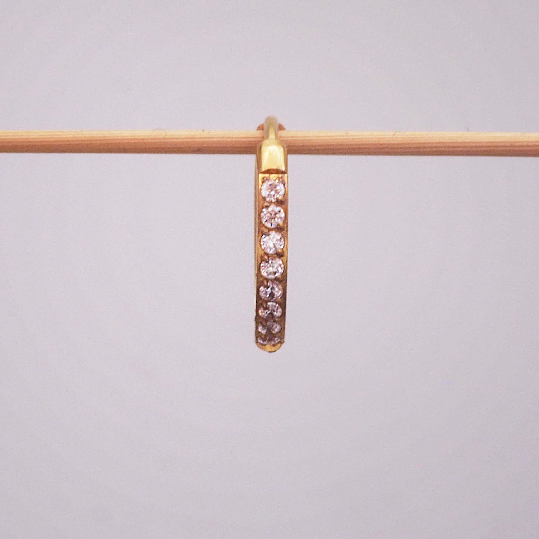 Single waterproof stainless steel pavé gold hoop earring